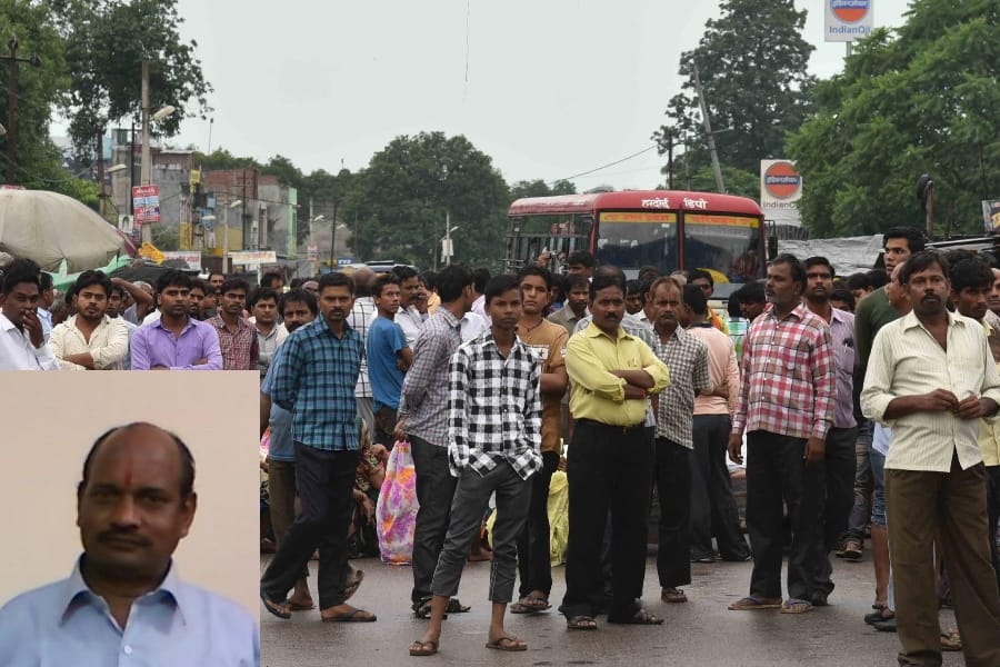  ruckus after death of registrar in Lucknow.