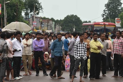  ruckus after death of registrar in Lucknow.