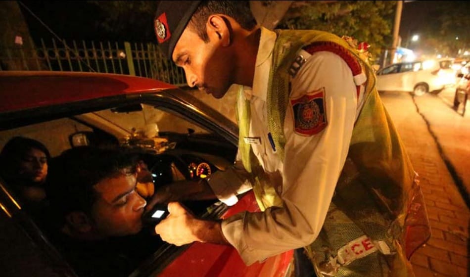 Delhi police wireless set and alcometer stolen during campaign