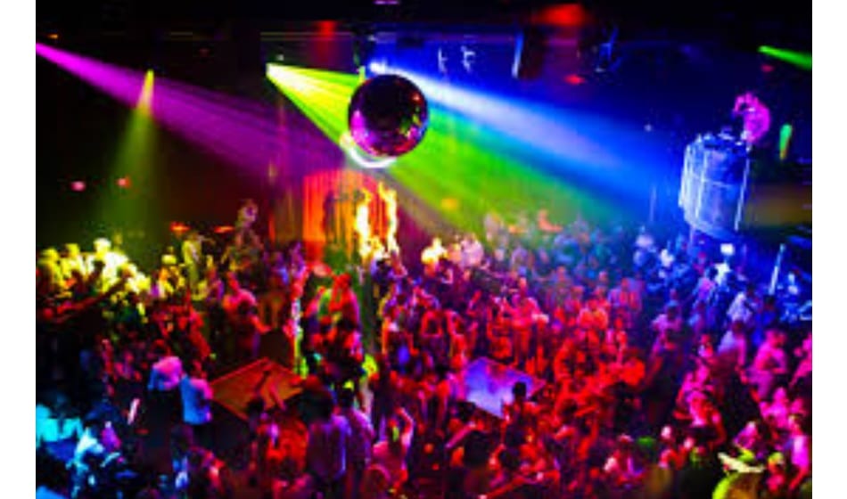  Delhi University student assault on song request in club 