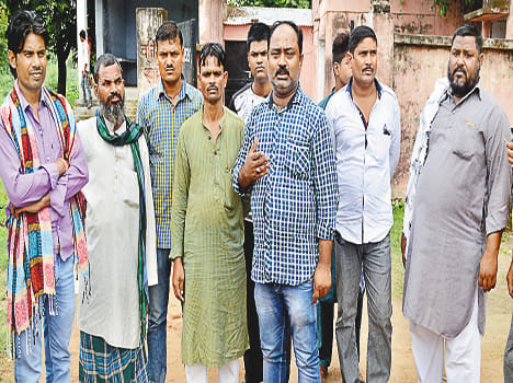 Youth hanged if wife does not come