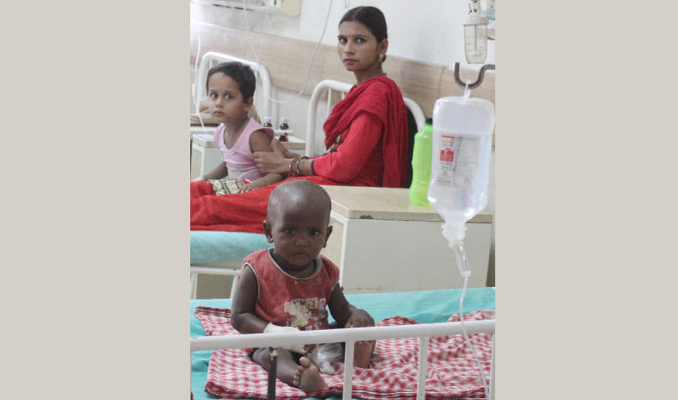 जिला अस्पताल में जांच कराने को करना होता है घंटों इंतजार