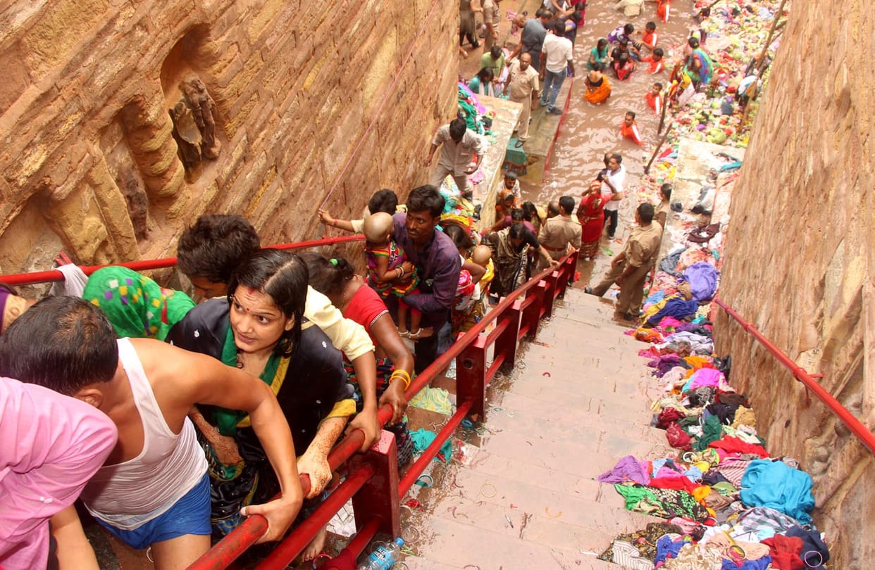 Varanasi lolark kund bath is complete with the desire of children
