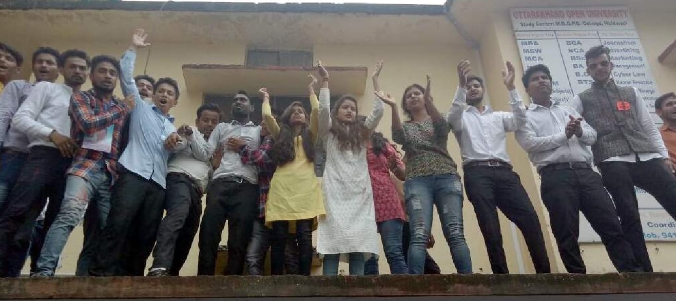 student tried to suicide by fire in haldwani mbpg college
