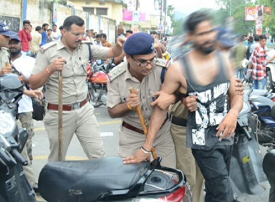 student tried to suicide by fire in haldwani mbpg college