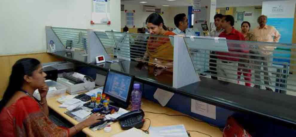 job in bank of maharashtra for graduates by interview 62000 salary