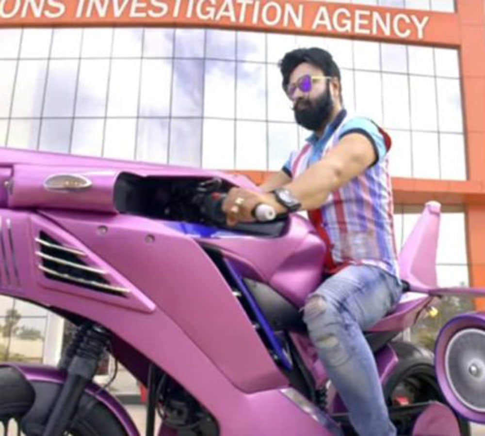 bollywood actor Gurmeet Ram Rahim Singh luxry lifestyle