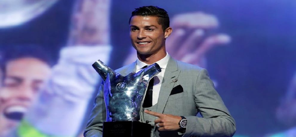 cristiano Ronaldo win plyar of the year award of uefa