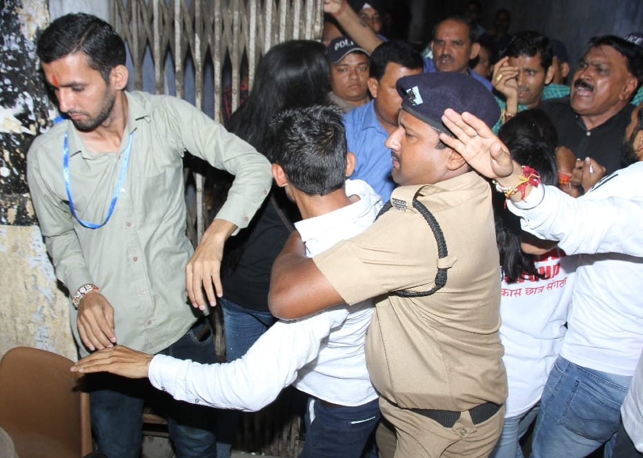 students fight during election campaign in dehradun dav college