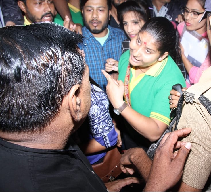 students fight during election campaign in dehradun dav college