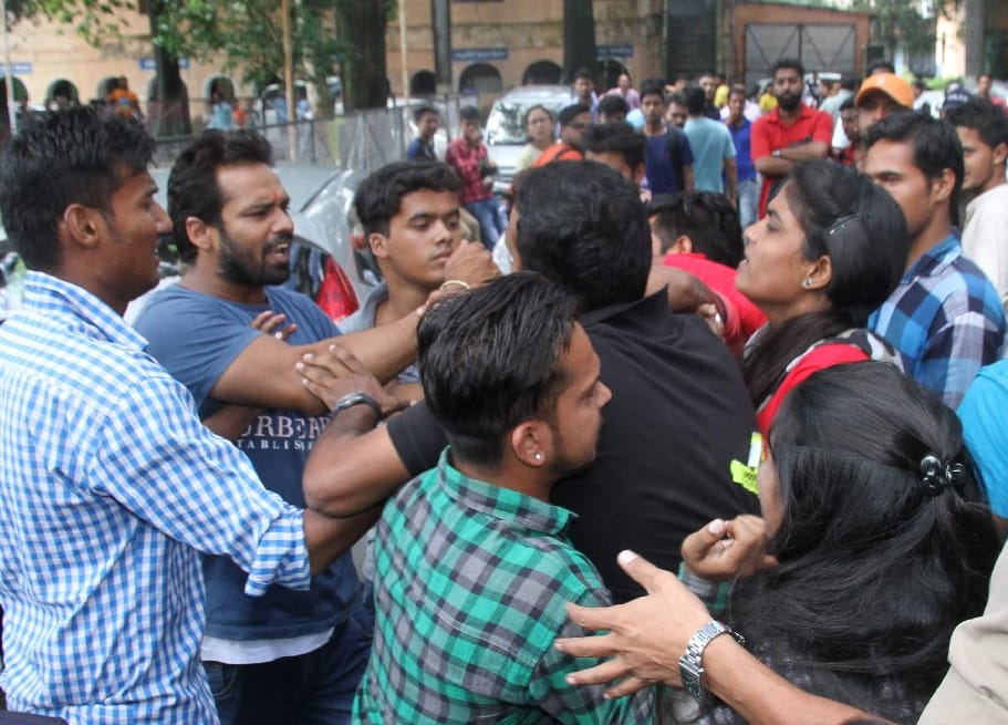 students fight during election campaign in dehradun dav college