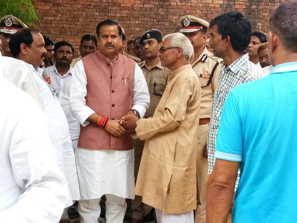 UP Minister of State reached Jaunpur martyr sub inspector For the last glimpse 