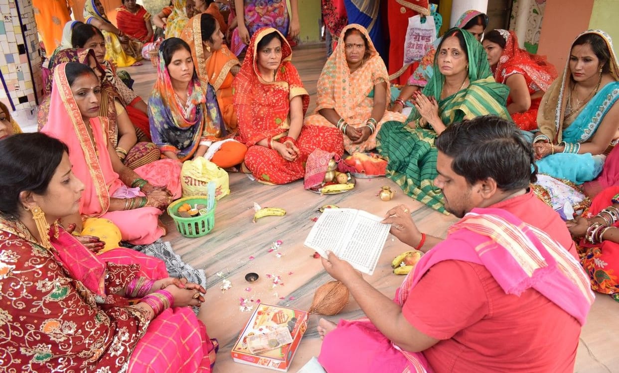 हर तालिका तीज पर सुहागिनों ने रखा निर्जला ब्रत