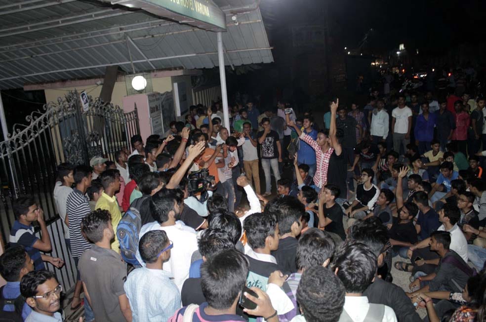 student make protest at the gate of sunbeam school varuna