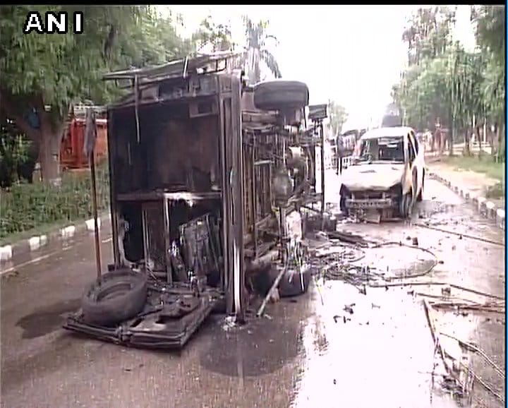 Violence reported in Delhi-NCR, buses and train coaches set ablaze by ram rahim followers