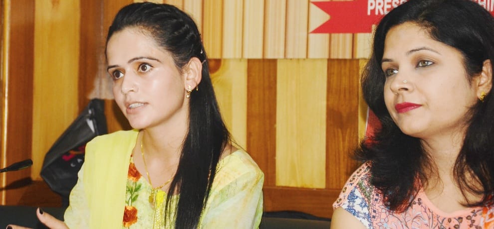 seema sharma entry in bollywood movie Dhoom Lak Lak
