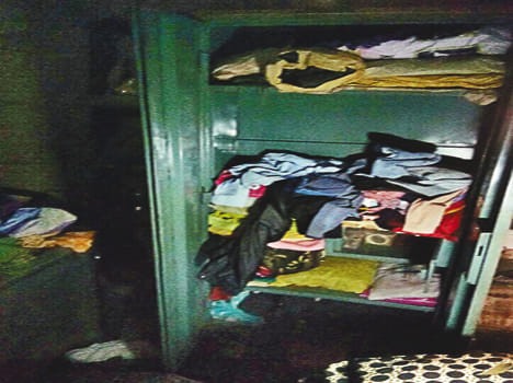 Thieves cross the goods of millions from home