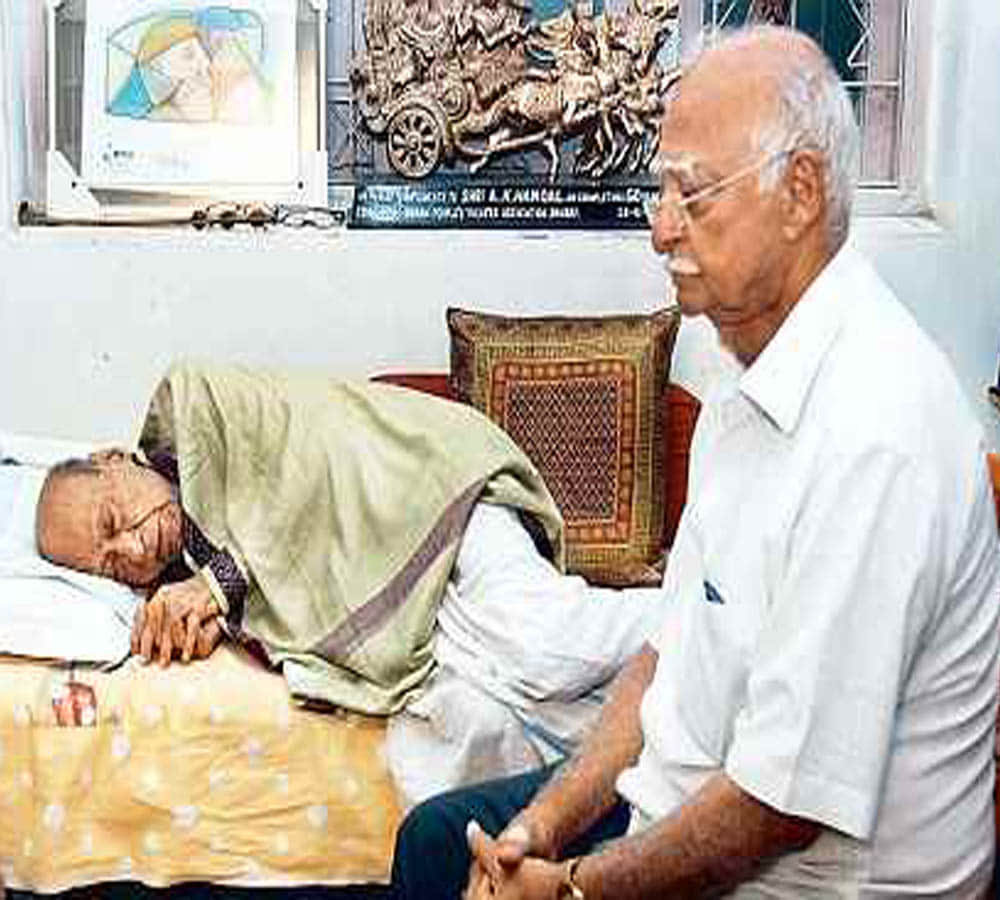 A K Hangal was the releative of Jawahar Lal Nehru know about on his Death Anniversary