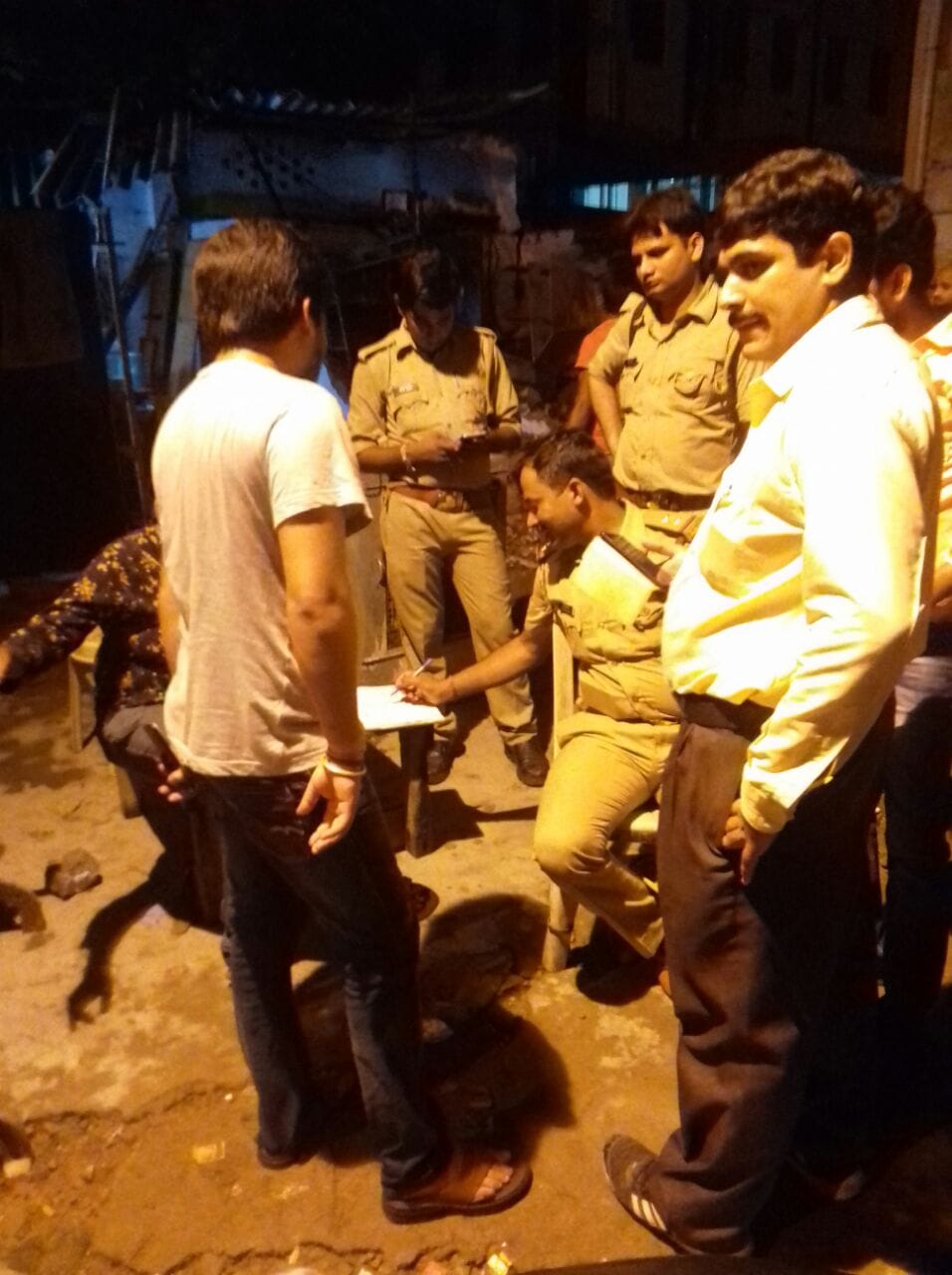 attack on a businessman in aliganj in Lucknow.