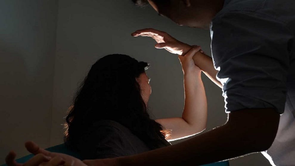 Father tried to rape his daughter in aligarh