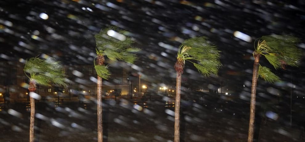 Hurricane Harvey hits Texas with 209 KMPH winds