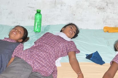 ill students found in a school in sitapur.