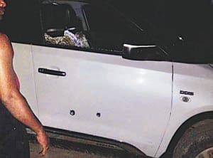 firing on jila panchayat sadasya's car 