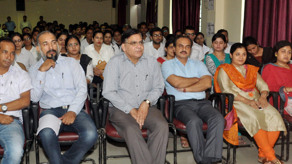 सेमिनार में प्रस्तुत किए गए 60 शोध पत्र