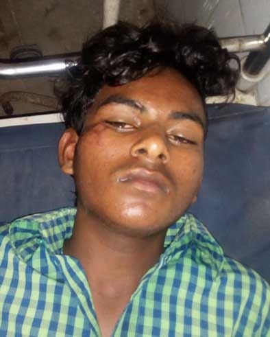 E rickshaw looted after giving drug
