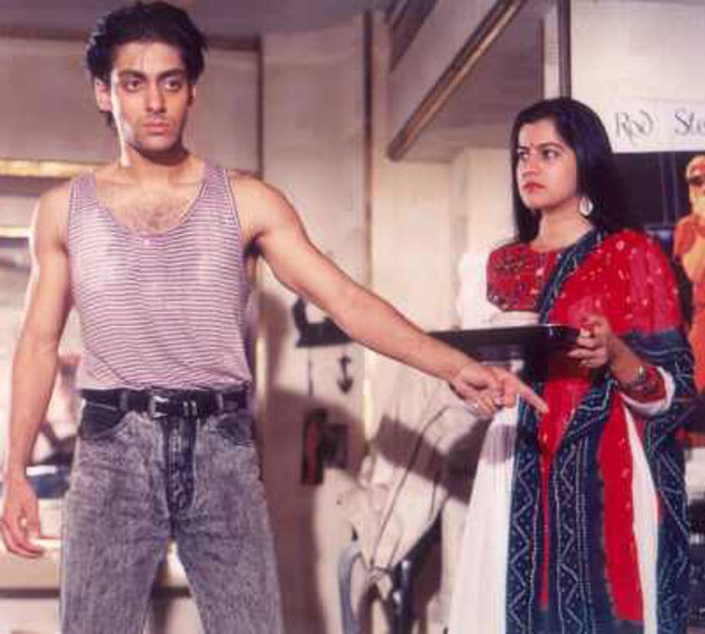 salman khan complete 29 years in bollywood his first heroine renu arya disappear