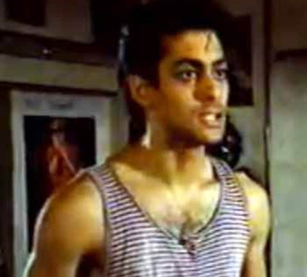 salman khan complete 29 years in bollywood his first heroine renu arya disappear