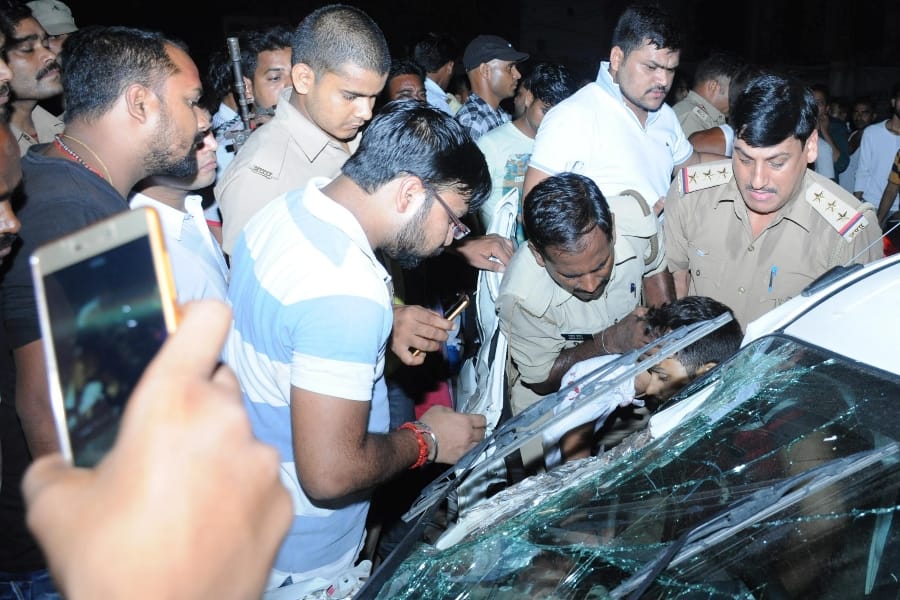 accident on gudamba ring road in Lucknow.