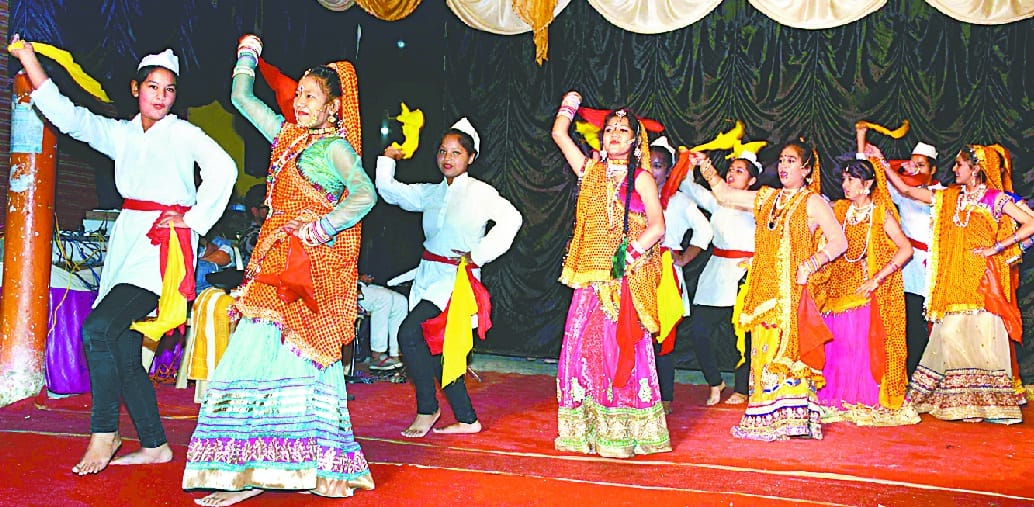 डोहरू मंडली के गीतों पर मचाया धमाल