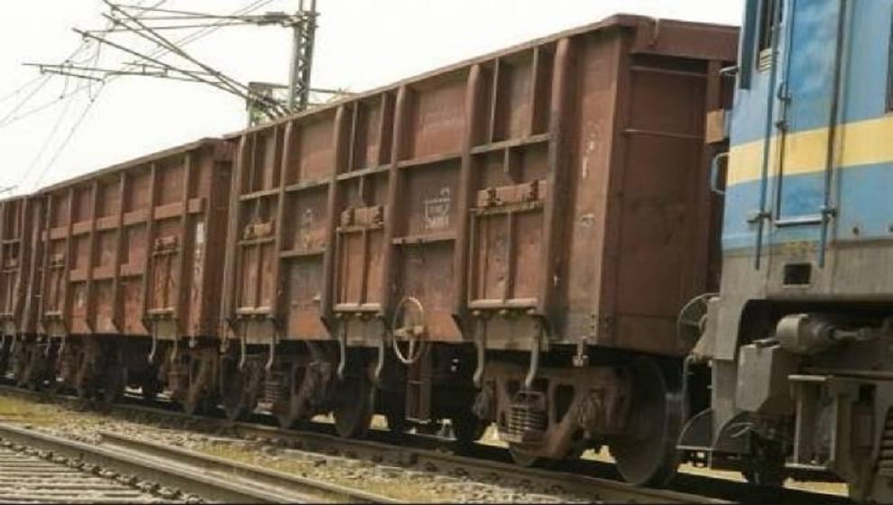 Four bombs of the army were stolen by the goods train