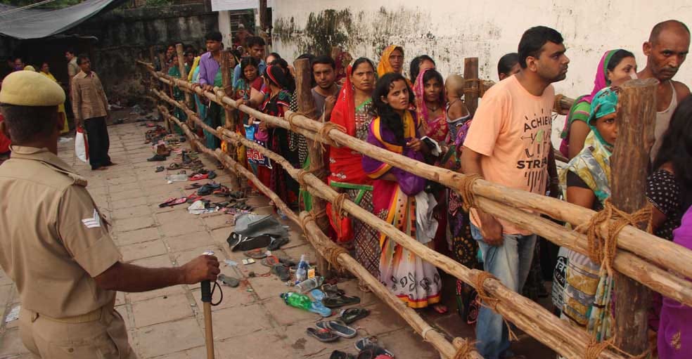 lolark kund bath one person died due to fall 