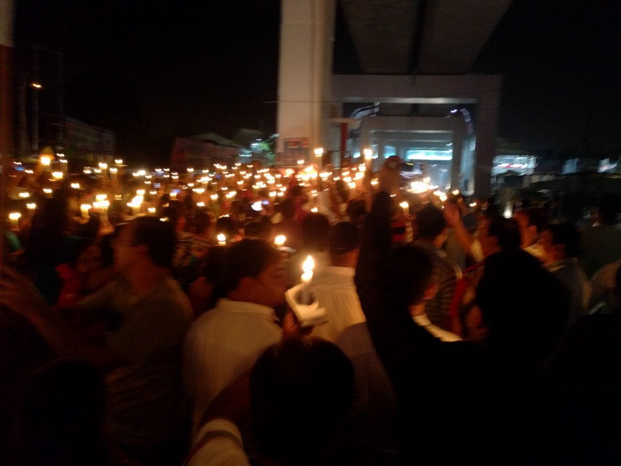 Candle march of sindhi community in Lucknow for action against murderer of businessman.