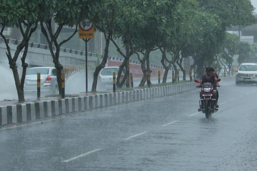 pre monsoon shower in four to five week in lucknow