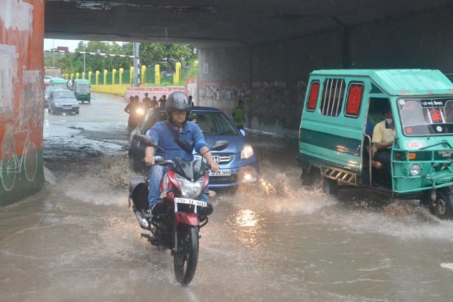 two different pictures of Lucknow after rain.