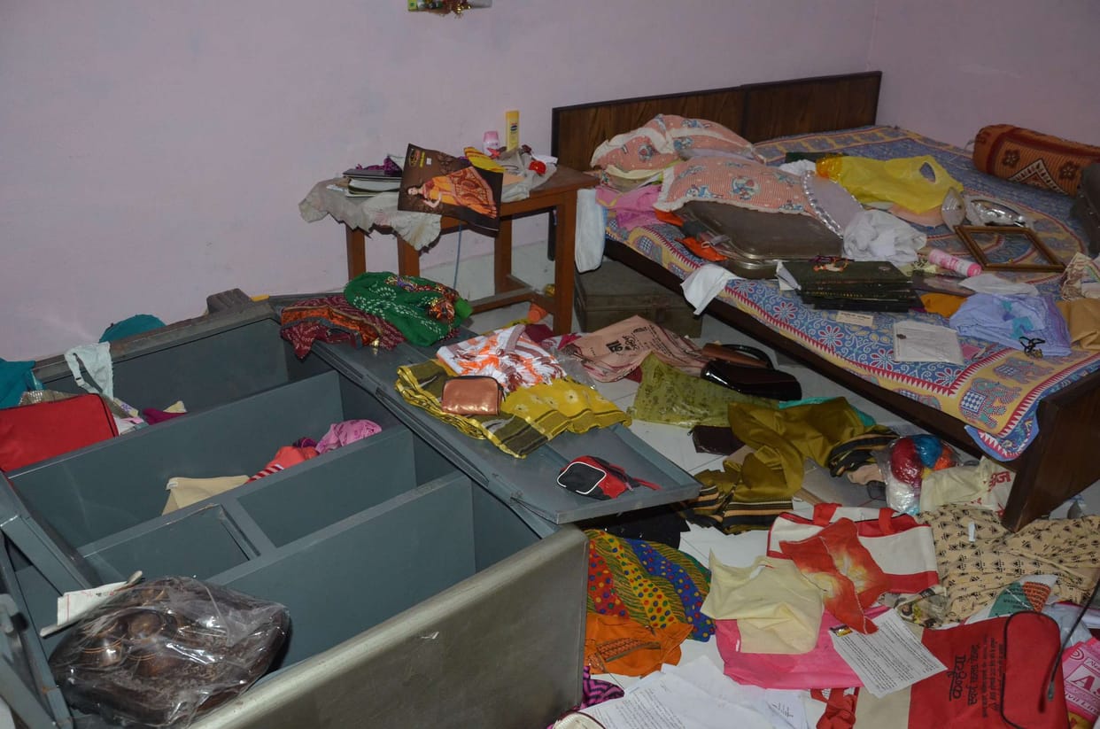 Theft of lakhs from former DGC house