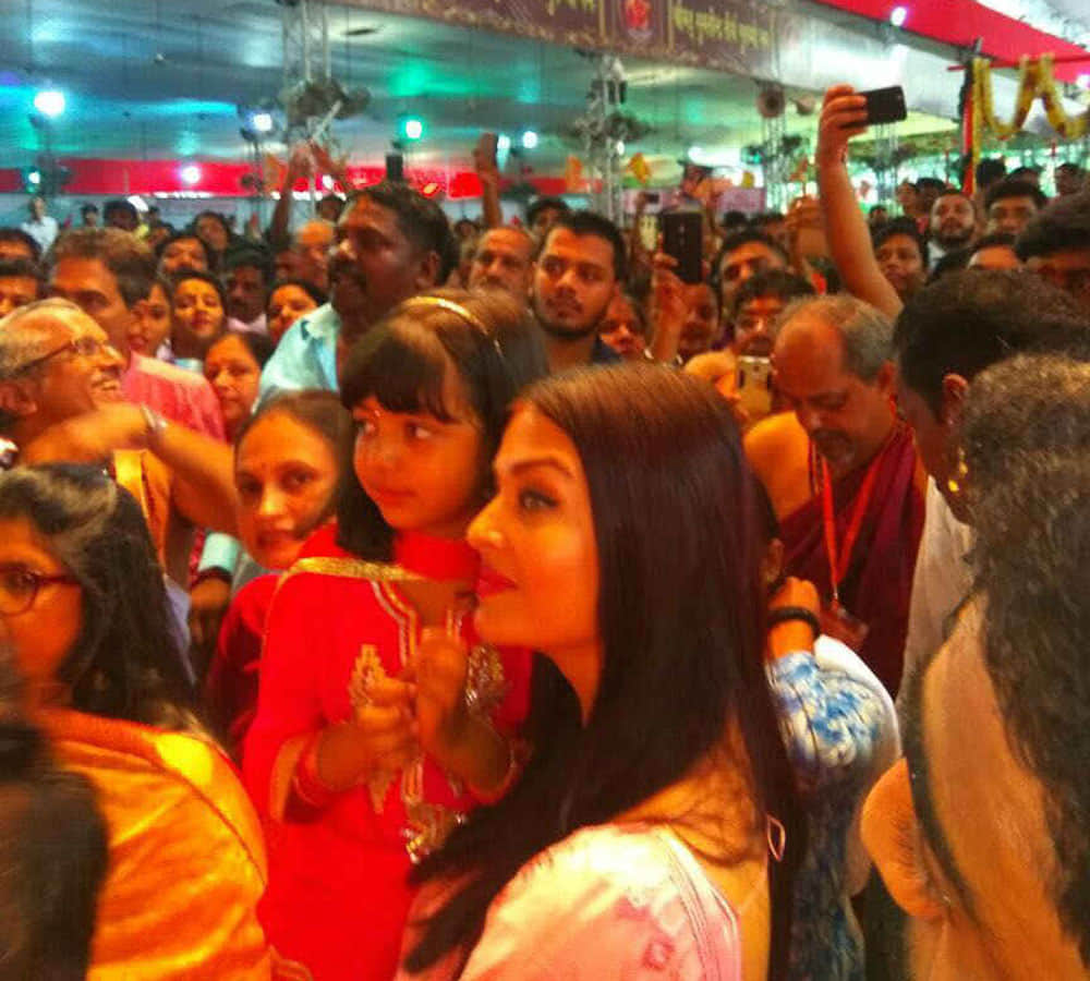 Aishwarya Rai Bachchan whisks away daughter Aaradhya for Ganpati Darshan in the city