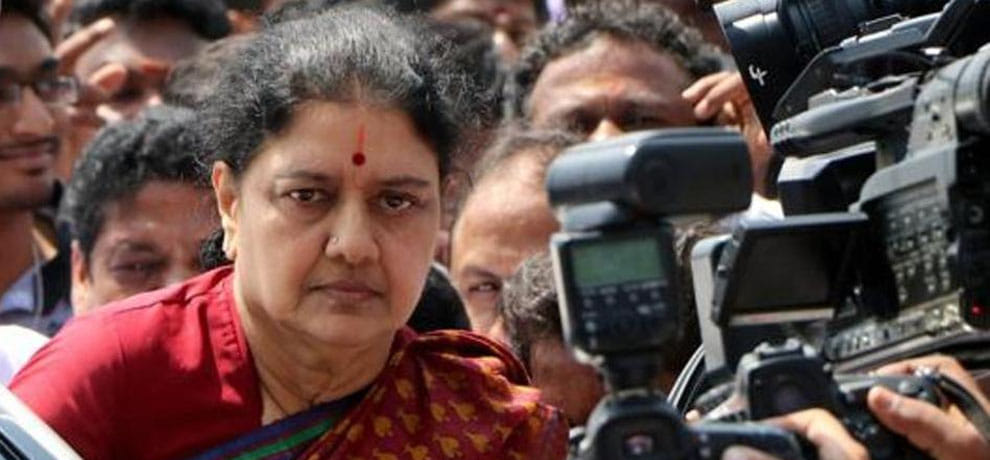 big decision takes by AIADMK after expel sasikala and dinakaran from party