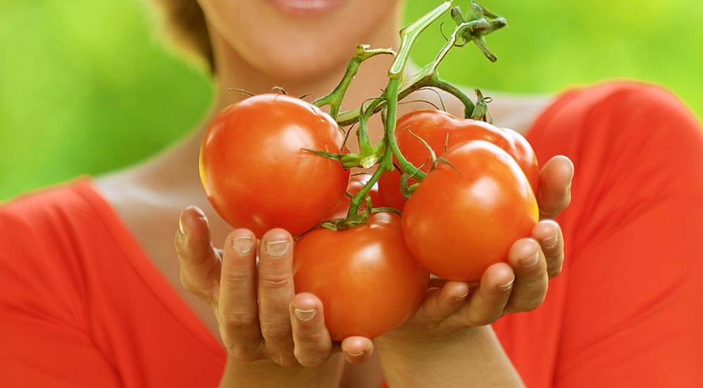 effective tomato face packs home remedies for glowing skin that really work