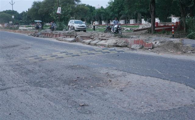 15 speed breaker at Talgani on Raheem road