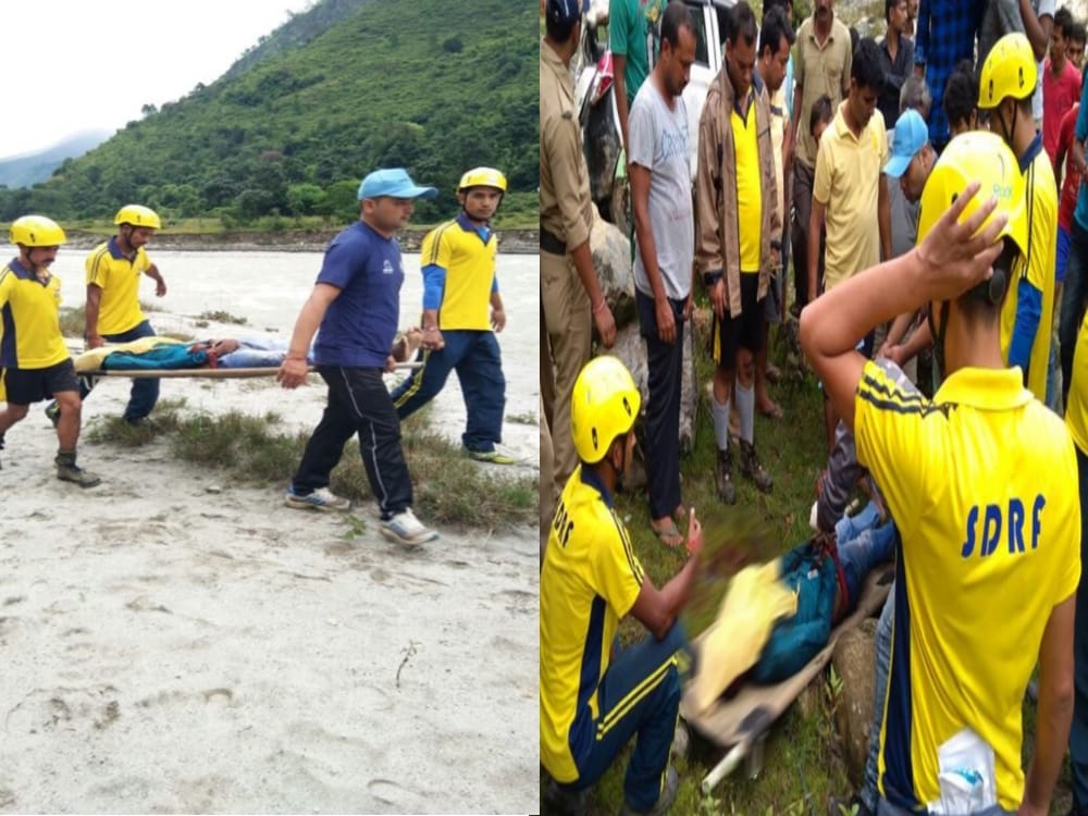 photos of car accident near mahakali river pithoragarh 