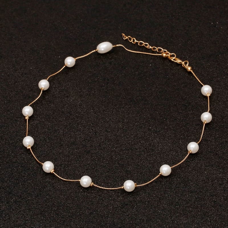 this season match Your Outfits With Pearl Necklaces