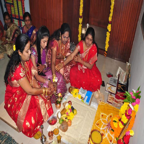 mahalakshmi vrat: know about worship time of maa laxmi
