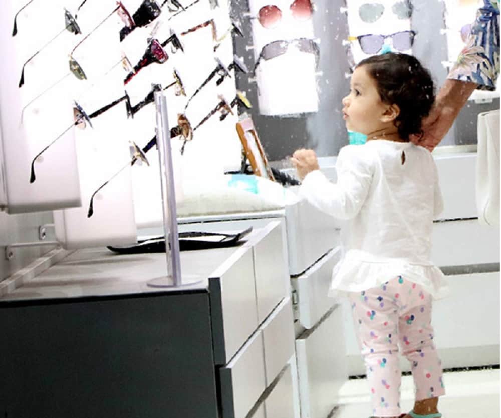 Shahid Kapoor and mira rajput baby Misha is busy shopping with her granny