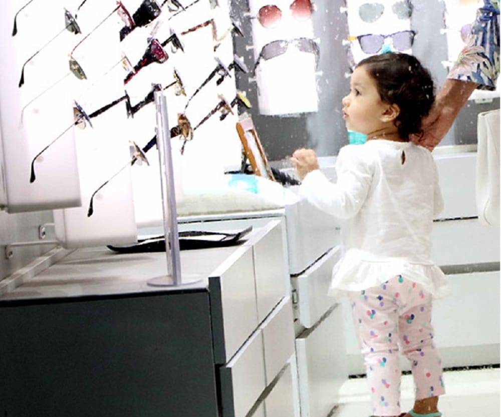 Shahid Kapoor and mira rajput baby Misha is busy shopping with her granny