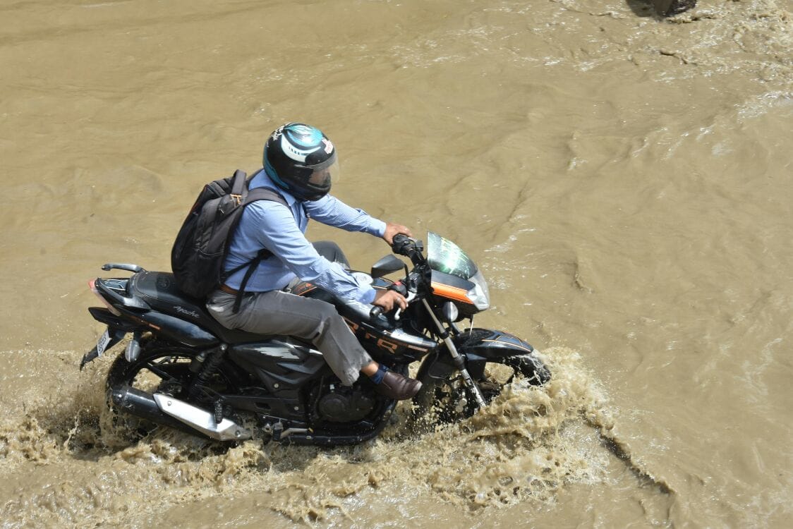 condition of roads in lucknow after rain