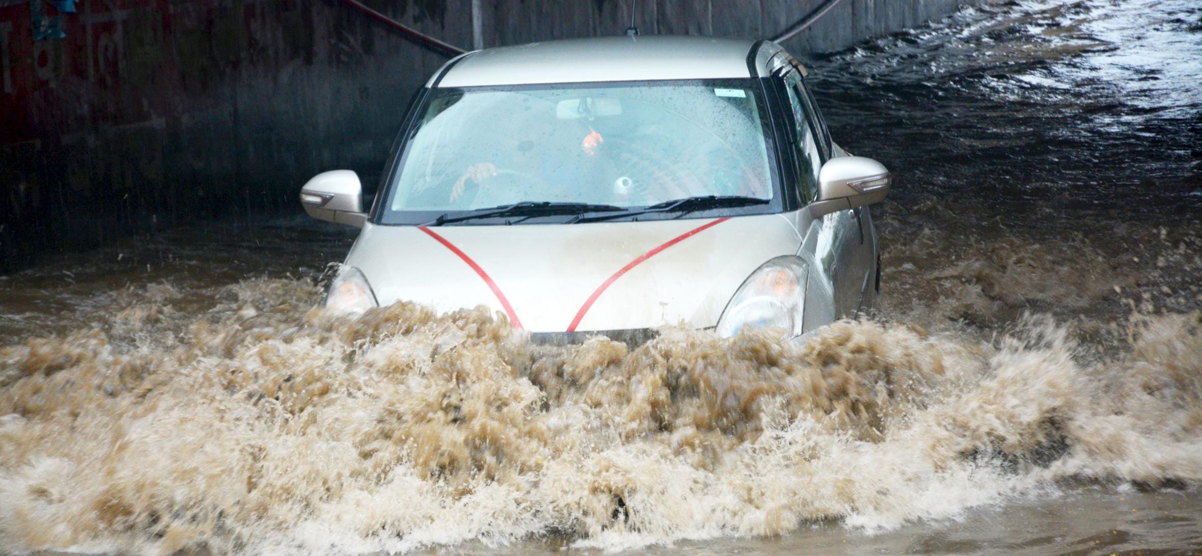 condition of roads in lucknow after rain